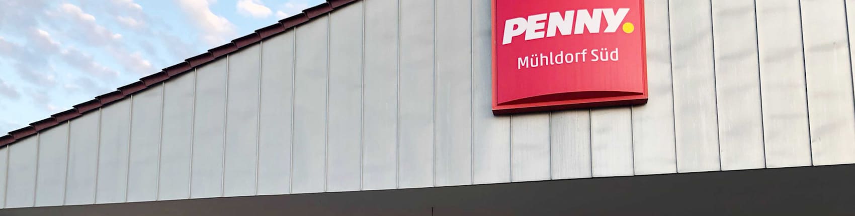 Sie sehen den Eingang vom Penny Markt in Muehldorf, Mainstrasse 2