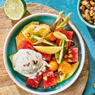 Dieses Bild zeigt den fertigen exotischen Fruchtsalat.