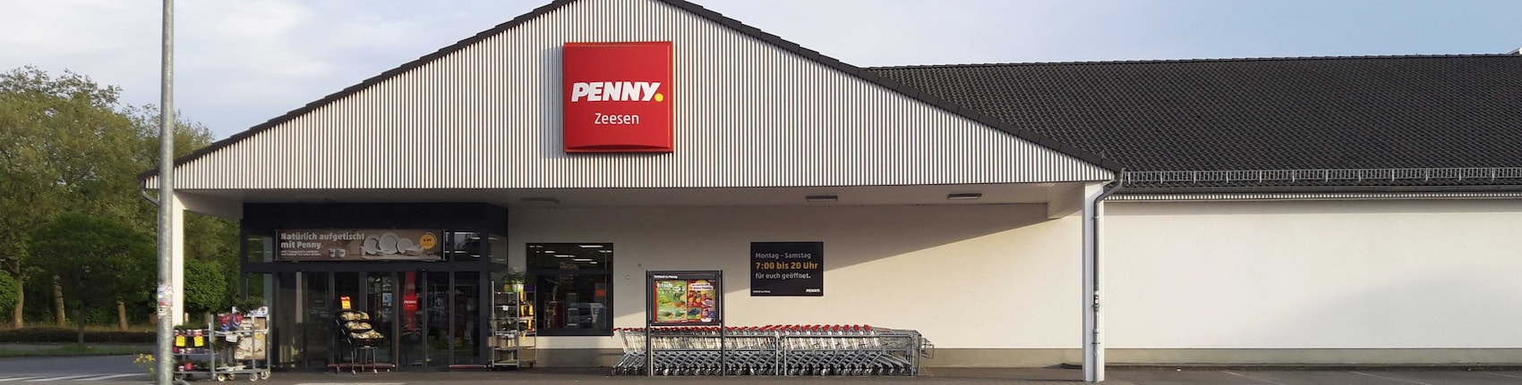 Sie sehen den Eingang vom Penny Markt in Koenigs Wusterhausen Karl-Liebknecht-Str. 159 a-c