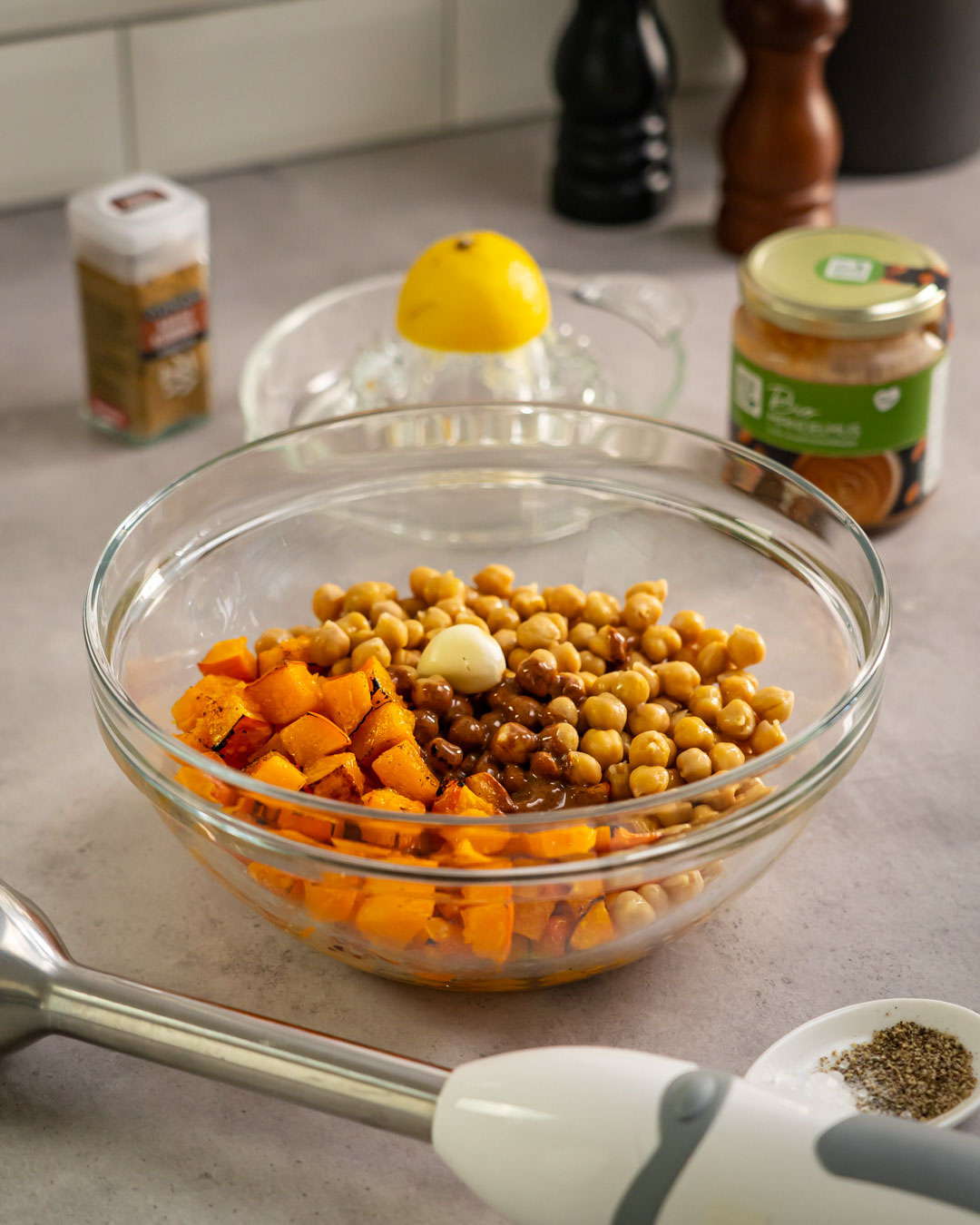 Kürbis Hummus mit Fladenbrot - einfaches Rezept | PENNY.de