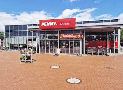 Sie sehen den Eingang vom Penny Markt in Garbsen, Orionhof 8