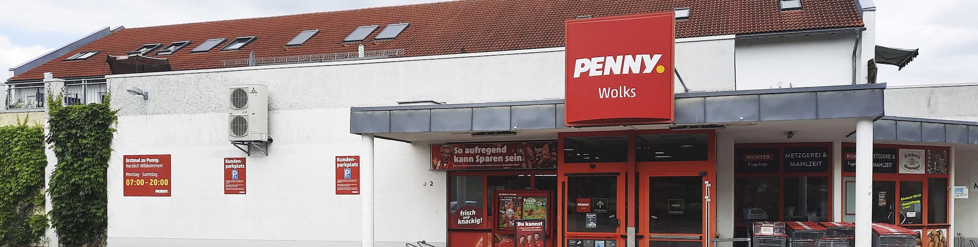 Sie sehen den Eingang vom Penny Markt in Leipzig OT Liebertwolkwitz Deutsche Einheit 2