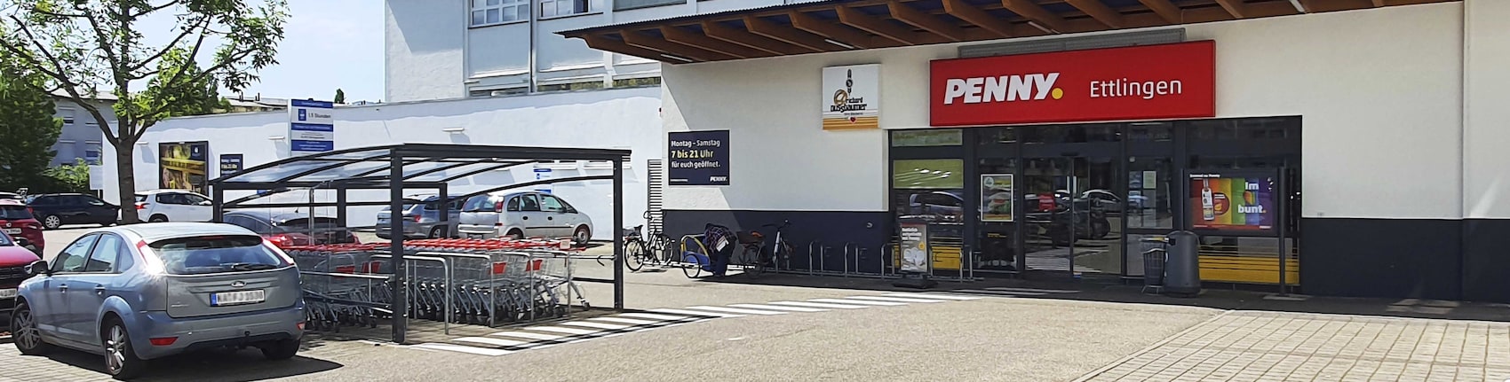 Sie sehen den Eingang vom Penny Markt in Ettlingen, Goethestr. 15