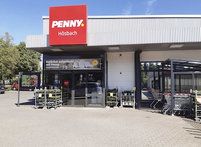 Sie sehen den Eingang vom Penny Markt in Hösbach Daimlerstr. 2