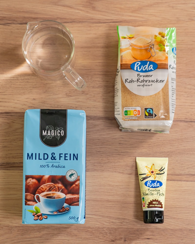 Dieses Bild zeigt die Zutaten für den Kaffeesirup.