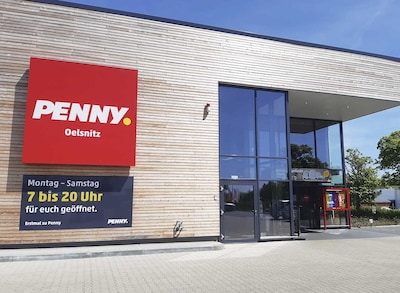 Sie sehen den Eingang vom Penny Markt in Oelsnitz/Vogtl. Willy-Brandt-Ring 17