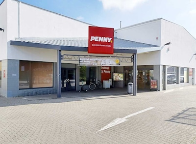 Sie sehen den Eingang vom Penny Markt Mönchengladbach – Rheydt Odenkirchener Str. 179-183