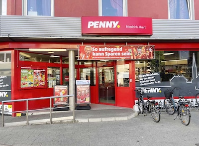 Sie sehen den Eingang vom Penny Markt in Bremen/Suedervorstadt, Friedrich-Ebert-Str. 146-150