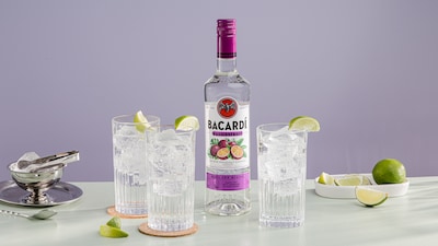 Dieses Bild zeigt die fertige BACARDÍ Passionfruit & Sprite.