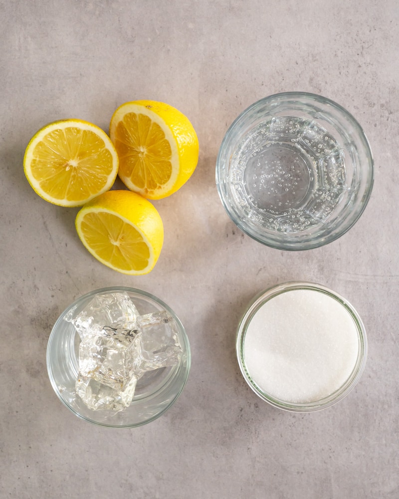 Dieses Bild zeigt die Zutaten für die Zitronenlimonade.