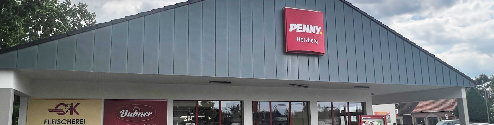 Sie sehen den Eingang vom Penny Markt in Herzberg/Elster Grochwitzer Str. 2A