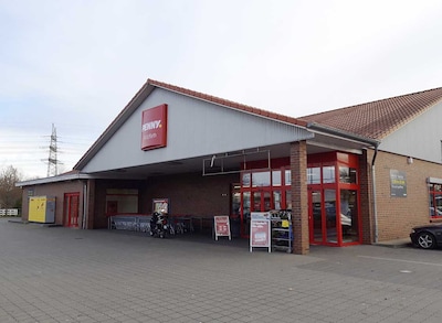 Sie sehen den Eingang vom Penny Markt in Stade-Buetzfleth, Obstmarschenweg 304