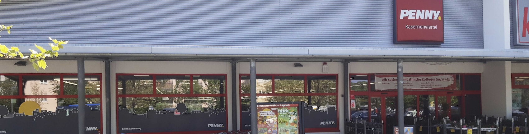 Sie sehen den Eingang vom Penny Markt in Regensburg/Kasernenviertel, Hornstr. 10