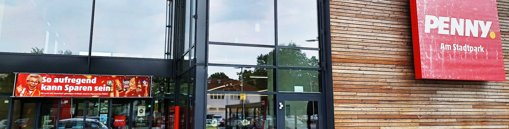 Sie sehen den Eingang vom Penny Markt in Eilenburg Kranoldstraße 25