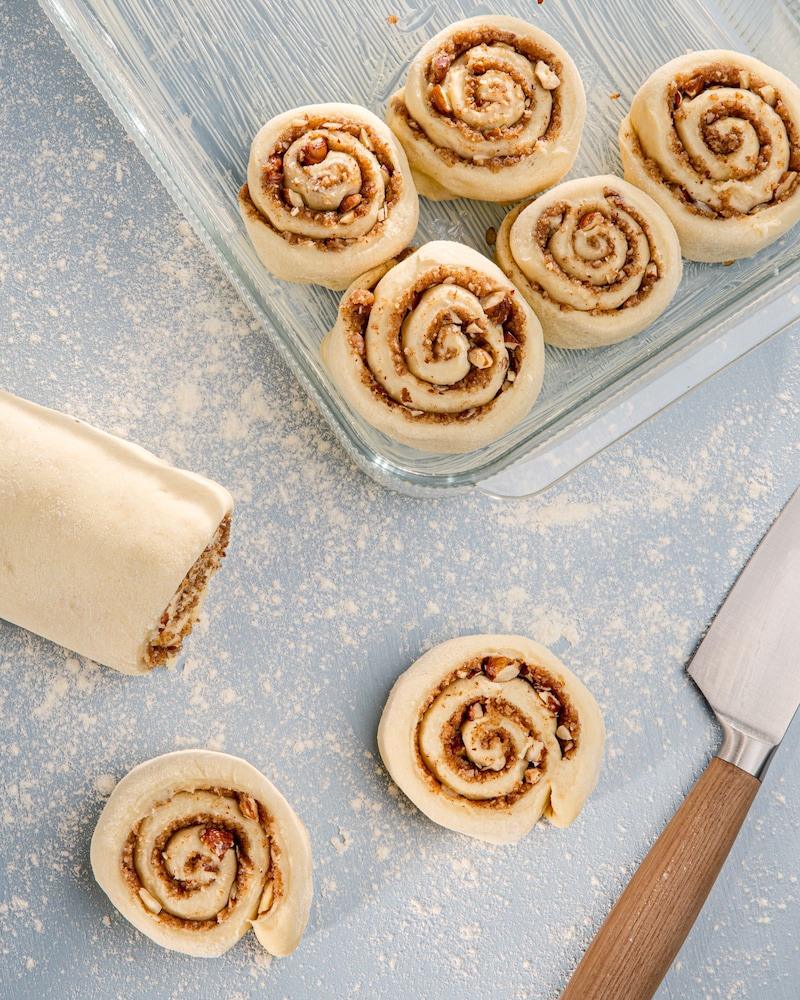 Dieses Bild zeigt die rohen Schnecken in einer Auflaufform.