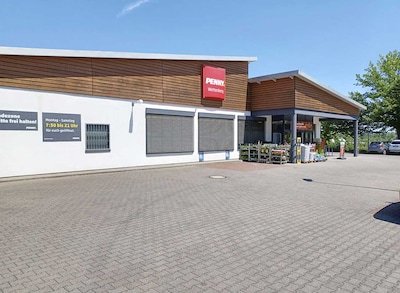 Sie sehen den Eingang vom Penny Markt in Wettenberg/Krofdorf-Gleiberg, Im Westpark 2-6, Wetzlarer Str.