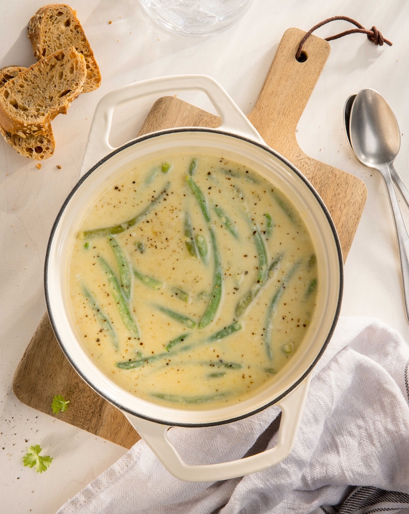 Dieses Bild zeigt unsere Buttermilch Bohnensuppe.