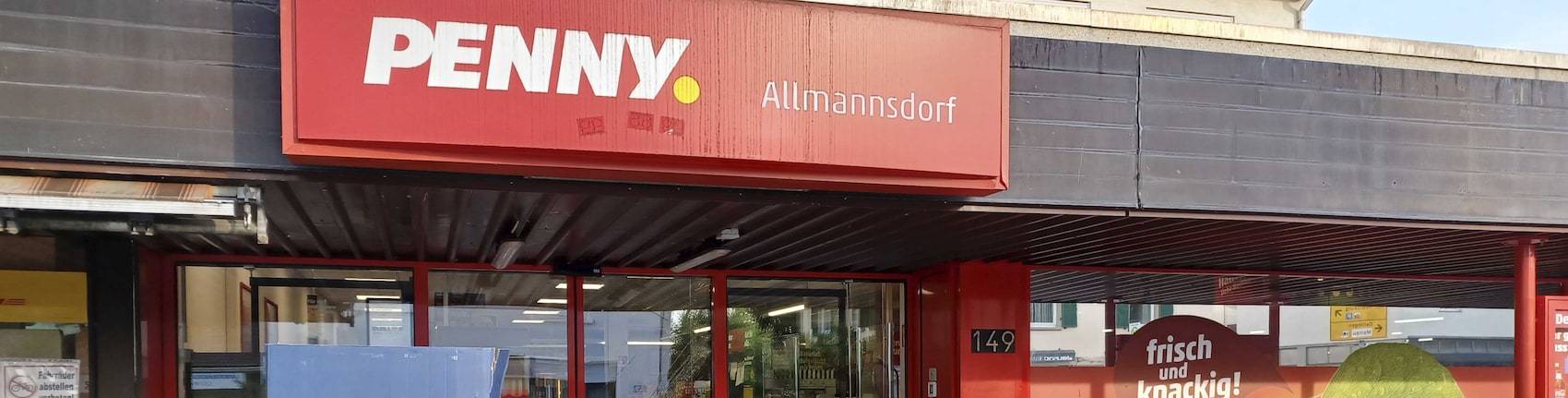 Sie sehen den Eingang vom Penny Markt in Konstanz/Allmannsdorf, Mainaustr. 149