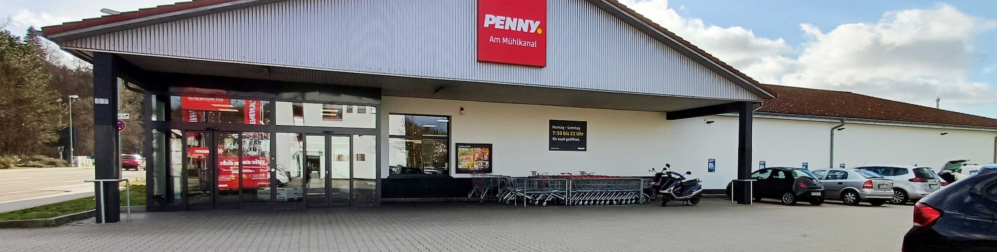 Sie sehen den Eingang vom Penny Markt in Pforzheim, Buechenbronner Str. 68