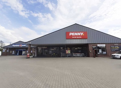 Sie sehen den Eingang vom Penny Markt in Lutherstadt Wittenberg, Friedrichstraße 78
