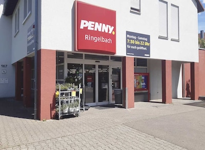 Sie sehen den Eingang vom Penny Markt in Reutlingen/Ringelbach, Ringelbachstr. 109