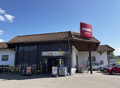 Sie sehen den Eingang vom Penny Markt in Gutach/Bleibach, Dorfstr. 8A