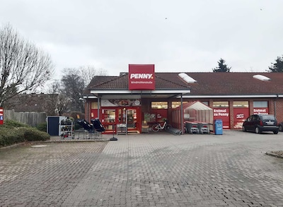Sie sehen den Eingang vom Penny Markt in Bueckeburg, Windmuehlenstr. 40