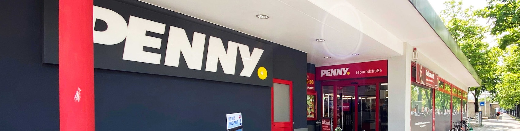 sie sehen den Eingang vom Penny Markt in München/Neuhausen Leonrodstraße 48 
