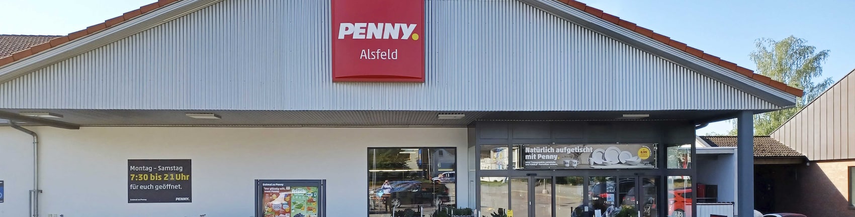 Sie sehen den Eingang vom Penny Markt in Alsfeld, Gruenberger Str. 82