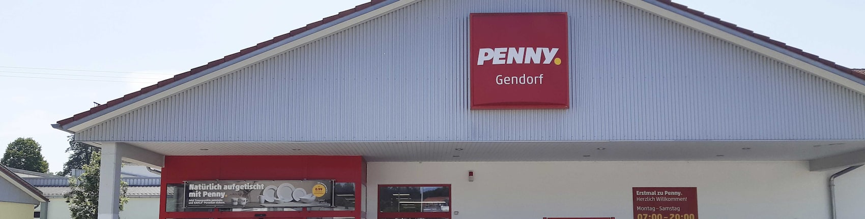 Sie sehen den Eingang vom Penny Markt in Burgkirchen Jahnstr. 2